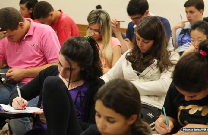 Governo lança Fies Social para estudantes de baixa renda