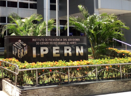 Pedidos de aposentadoria de servidores crescem 400% em 2024, diz Ipern