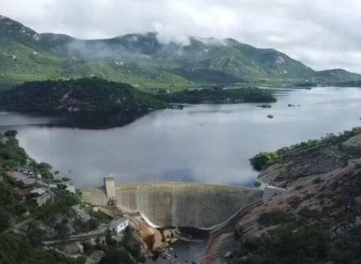 Após 13 anos, açude Gargalheiras inicia sangria